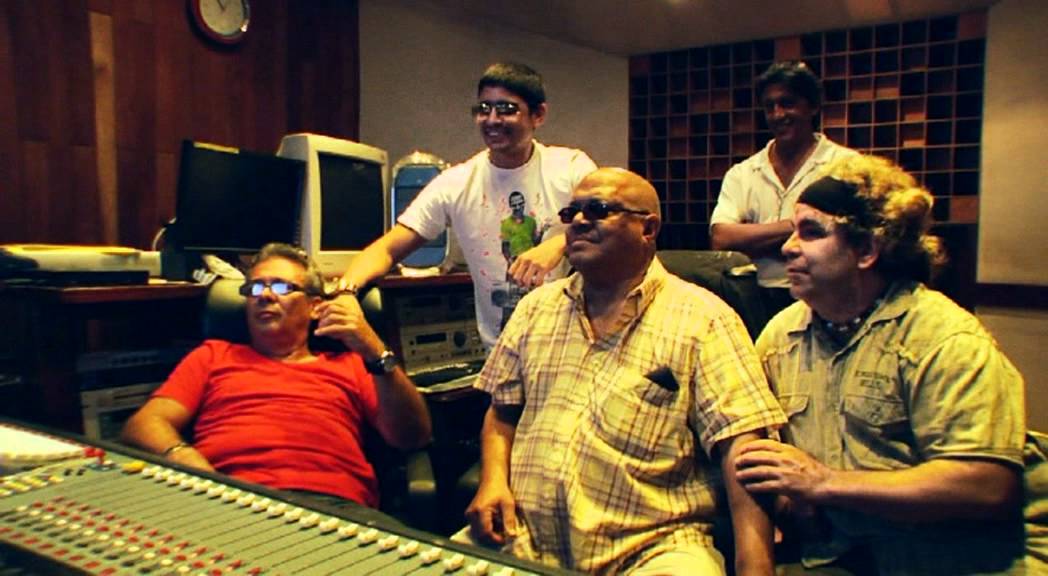 BABY LORES y PABLO MILANES - El Primer Amor (Official Video HD)