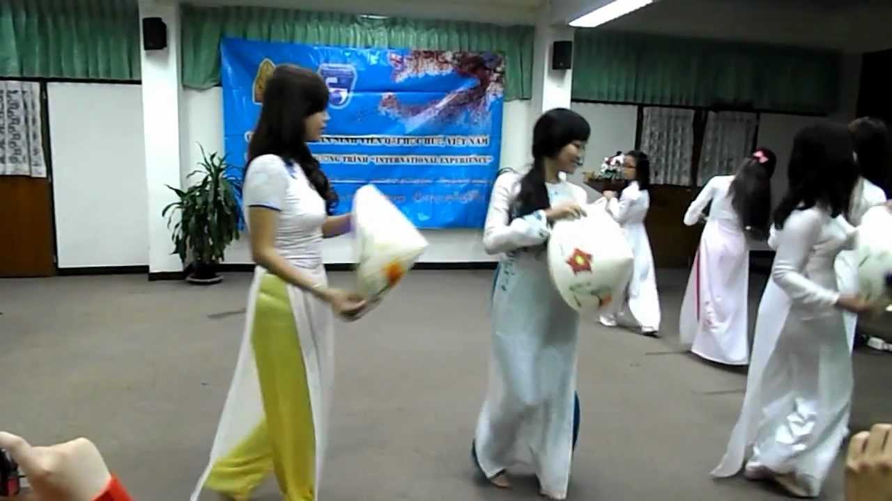 múa nón Việt Nam