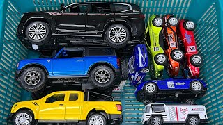 BOX FULL of Diecast Cars , Toyota Land Cruiser, Ford Bronco, Ford Raptor, Ferrari, BMW #diecast