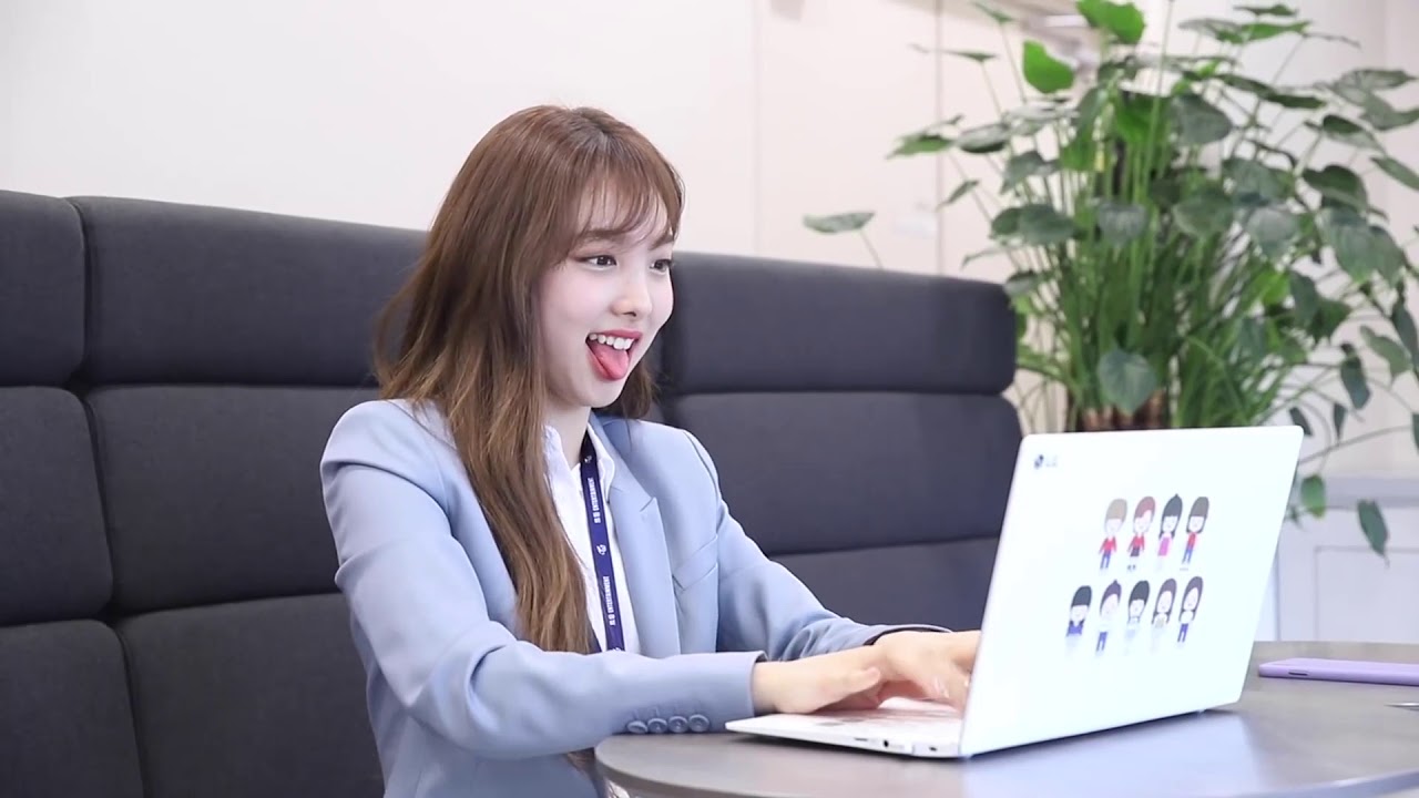 Nayeon pc gaming - YouTube