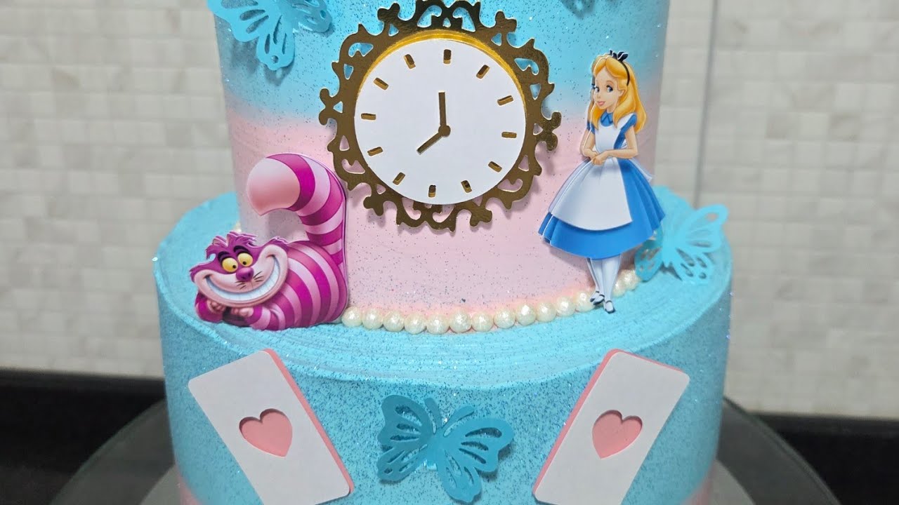 BOLO ALICE NO PAÍS DAS MARAVILHAS | BOLO DE ANDAR | ATELIÊ DOCE 