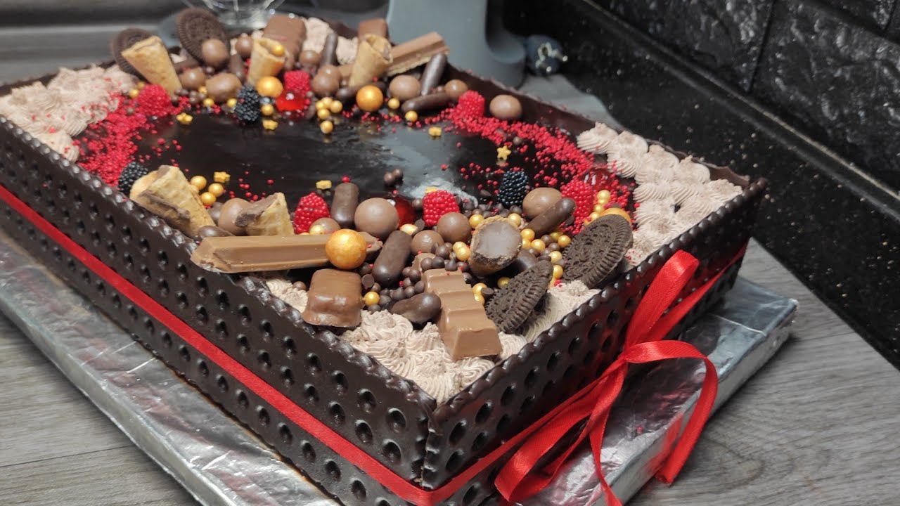 تورتة شيكولاتة بسياج (سور) شيكولاتة  بشكل جديد وسهل #chocolate_Cake #نشوة_ابراهيم