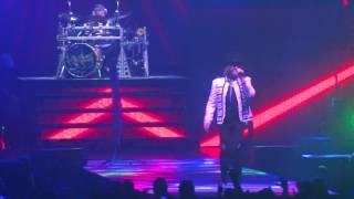 Def Leppard- Man Enough (Nassau Coliseum 04/15/17)