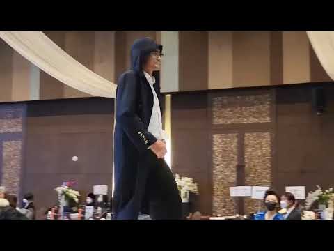 Andrew Choi Woo Cheol fashion show