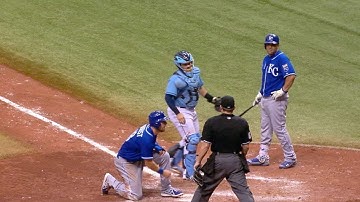 Rivera makes a pair of tags to end the threat