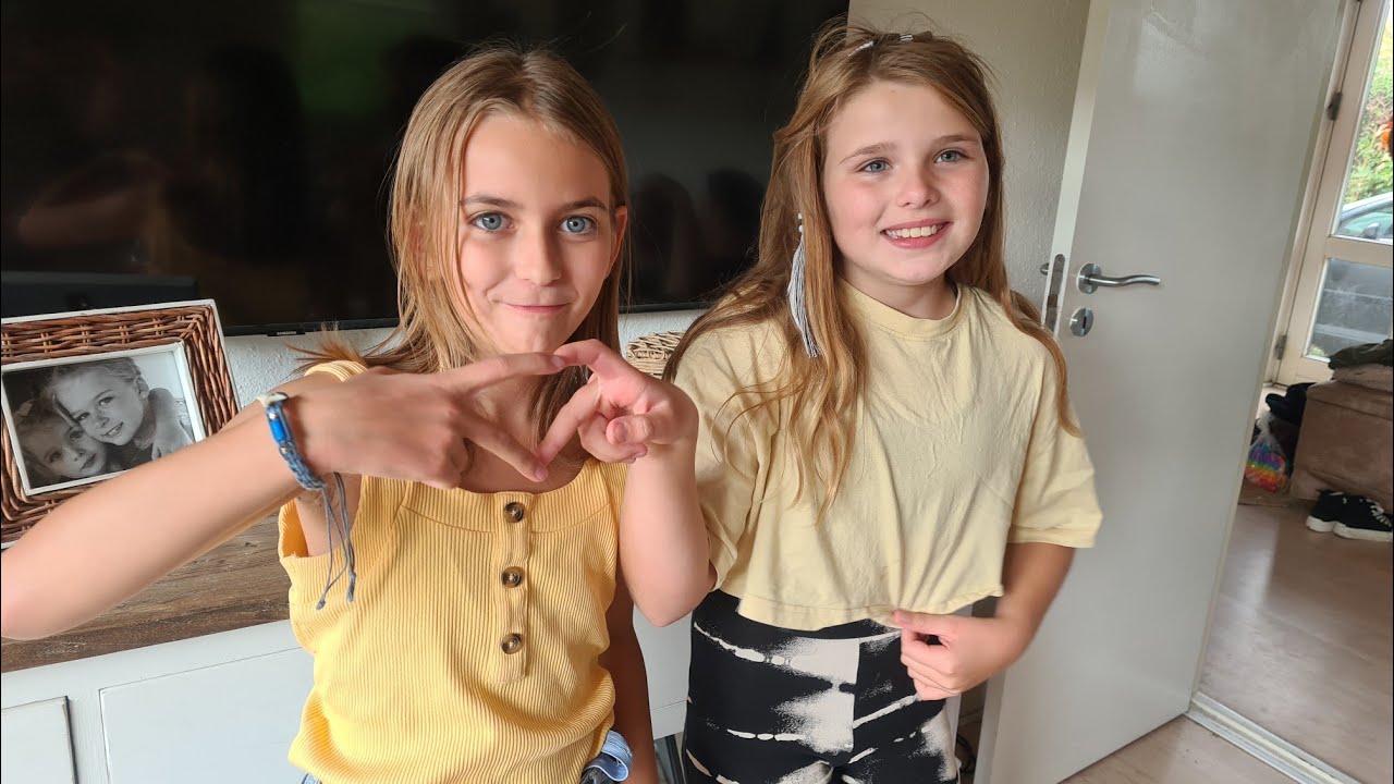 Fia & Anna laver TIKTOK DANS💃REGNVEJRSDANS🤣🌧Hello kitty & J.HOPE😀