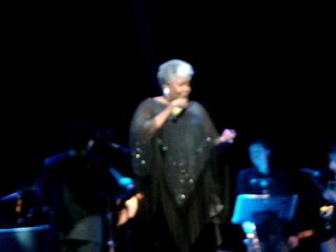 DOROTHY MOORE performing live "Misty Blue" in London, january 2009