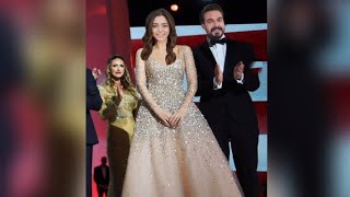 Sila Turkoglunun Sahneye Gelisiyle Tum Salon Ve Halil İbrahim Sila Turkogunu Ayakta Alkisladi