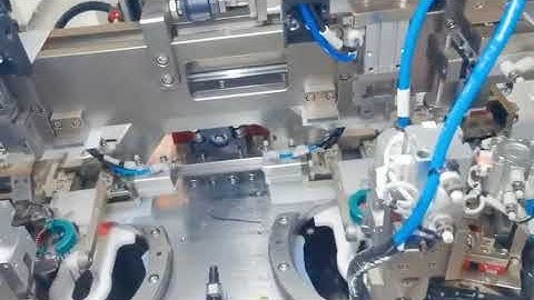 Magnetic loop wire hooking machine