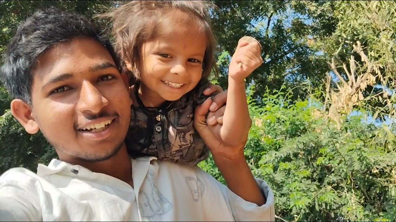 Khetar Mai agay nitiya ke shath 