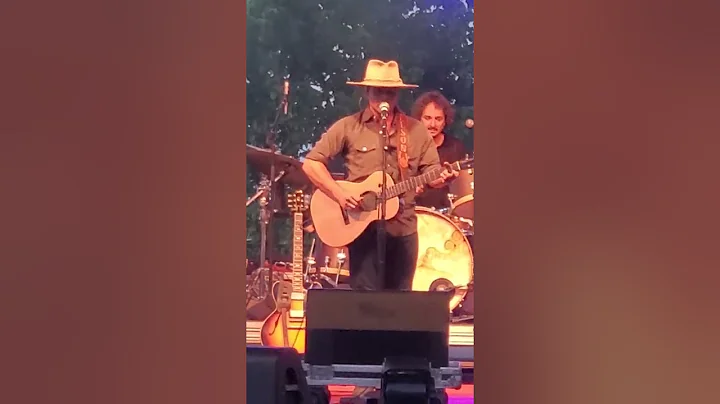 Lukas Nelson & POTR, Just outside of Austin