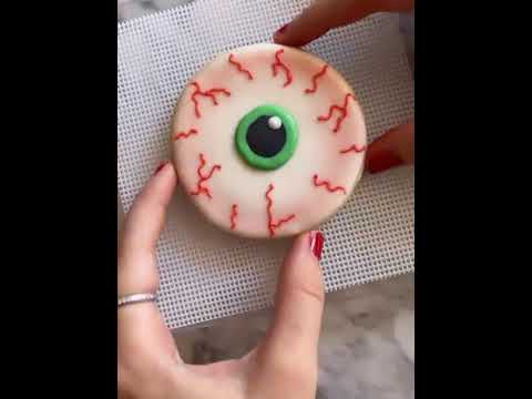 Creepy Eyeball | Cookie Decorating #shorts