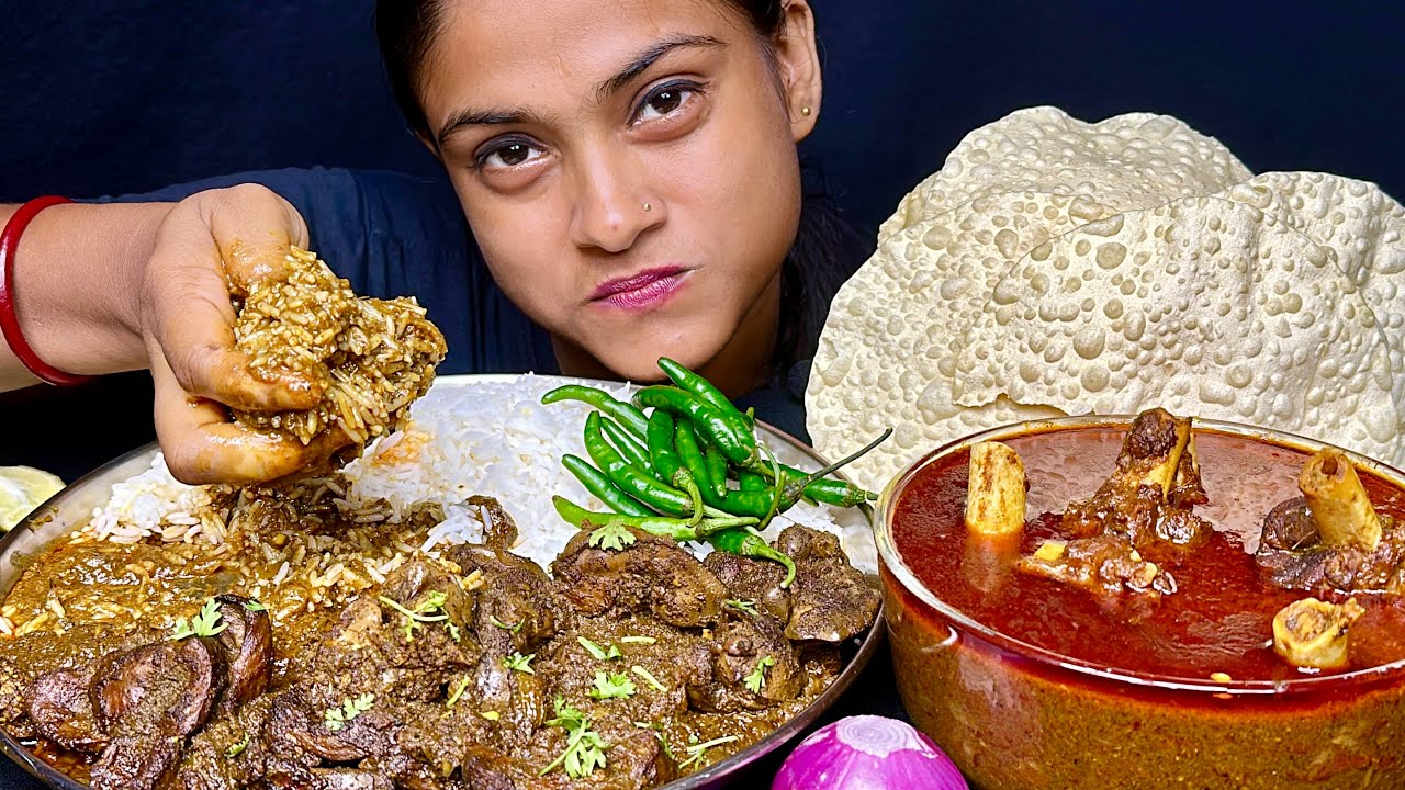 Spicy Kaleji Masala Lal Lal Mutton Jhol With Rice Papad Extra Gravy Eating Chicken Liver Curry