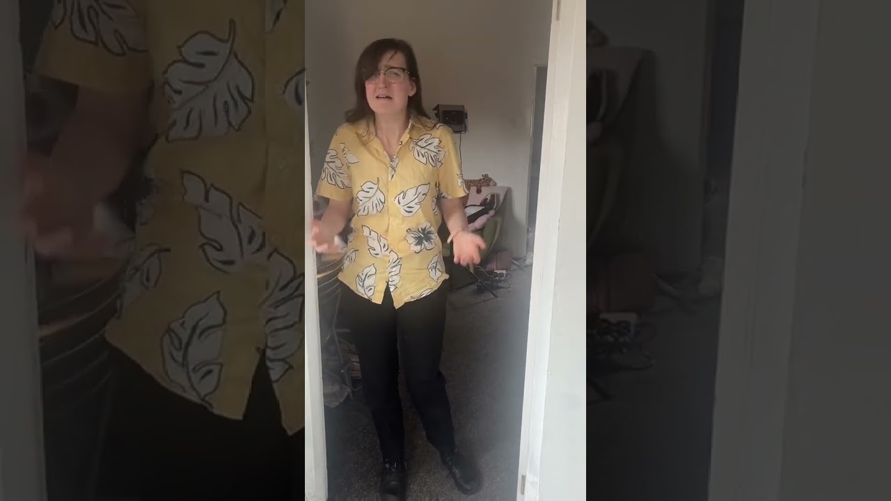 HALLOWEEN in a cosplayers house Creepy makeup looks #shorts