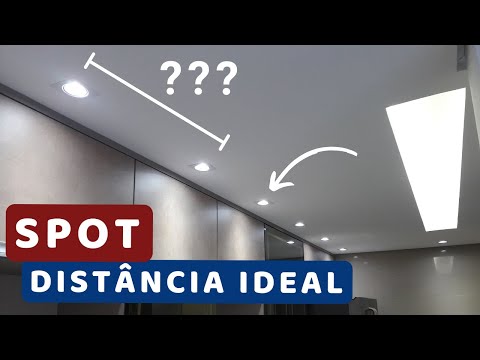 Vídeo: A que distância as luzes embutidas devem estar da TV?