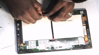 Microsoft Surface RT Repair Cleaning and Connecting Digitizer