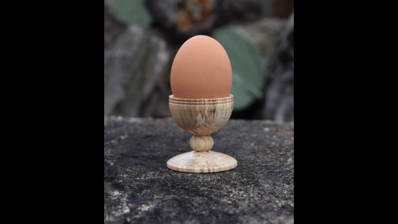 Azeeda Kung Fu Stance Wooden Egg Cup EC00016145