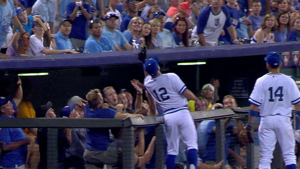 CLE@KC: Nix hauls in popup in foul ground in debut