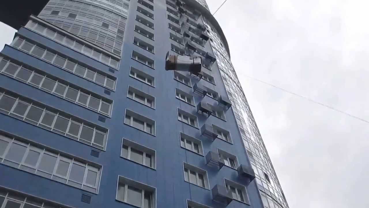 Подъем мебели альпинистами - YouTube