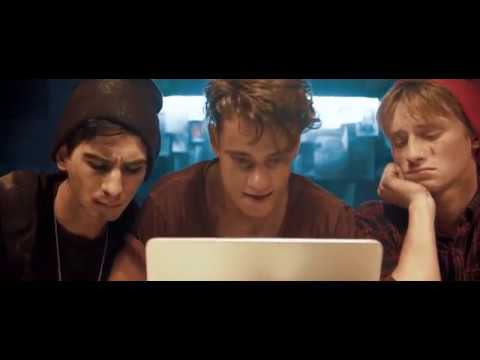 Кадры из фильма Селфи 2018