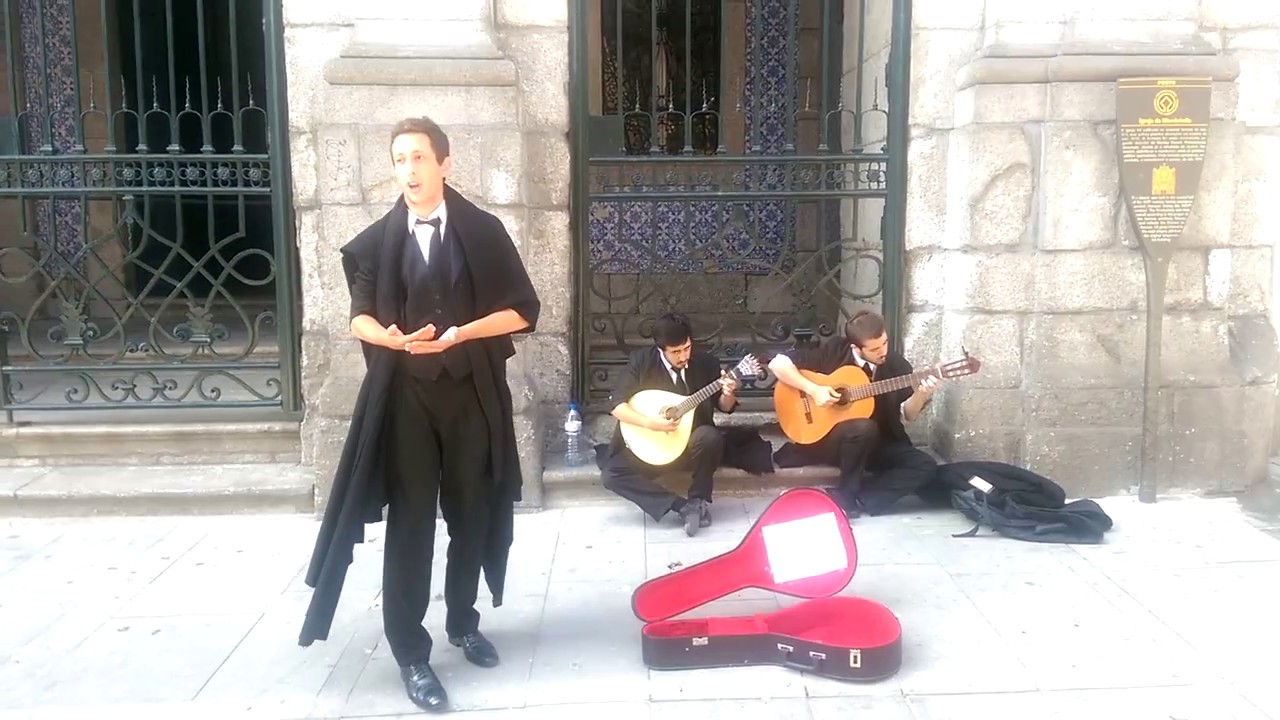 Fado in Porto, Portugal - Feiticeira performed by local students