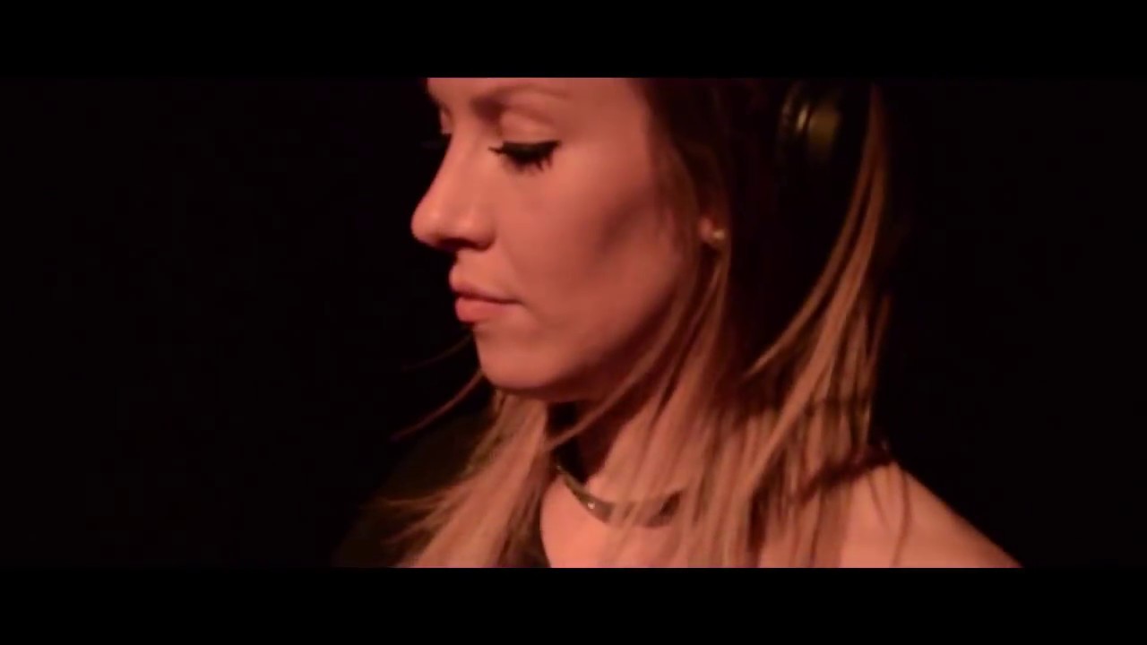 YouTubeでCandy Cox (Technoset) @ NB Club (Robert Mott´s Bday) - Viseu, Portugal 2015を視聴 YouTubeでCandy Cox (Technoset) @ NB Club (Robert Mott´s Bday) - Viseu, Portugal 2015を視聴