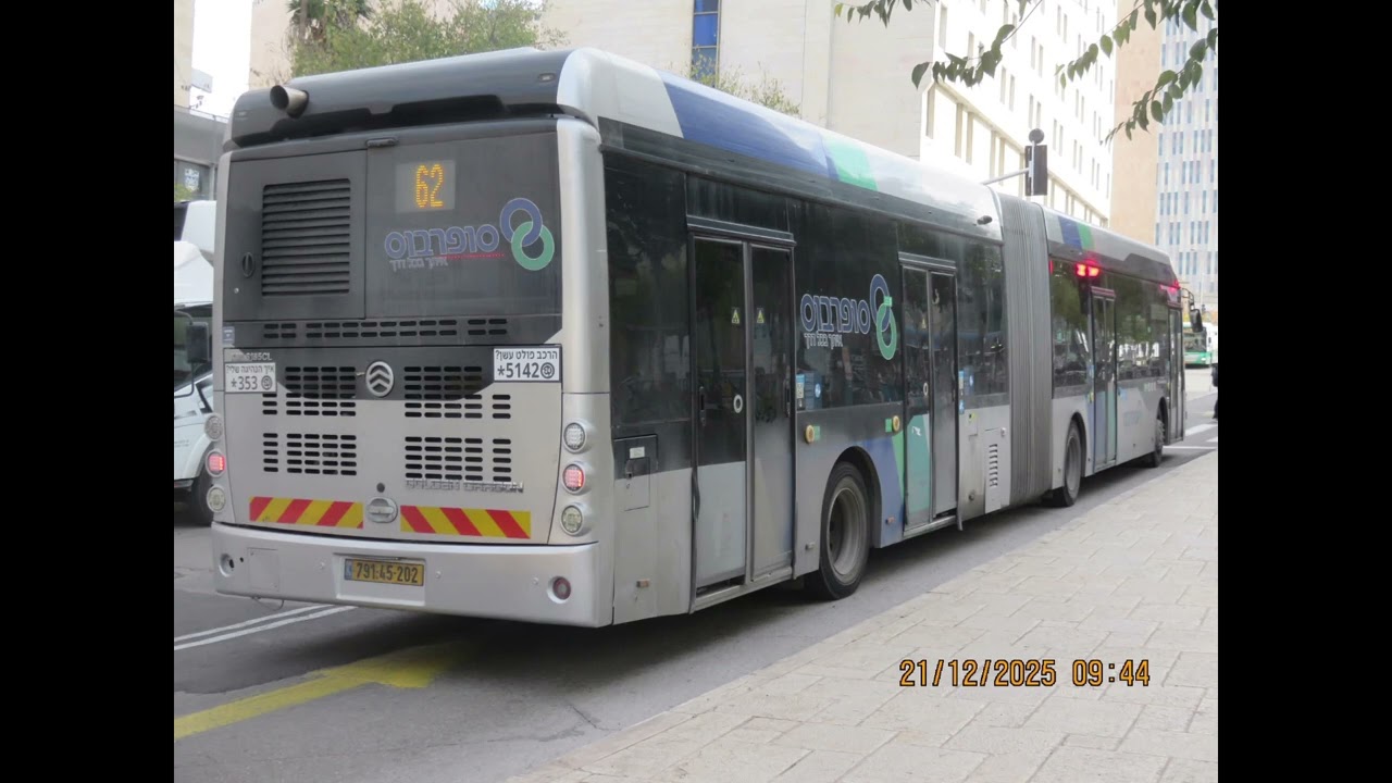 אוטובוסים שונים במקומות שונים 30