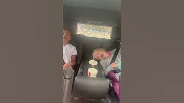 Sing it girls!! #scarlettgray #scarlettandari #flowers #mileycyrus @MileyCyrus #shorts