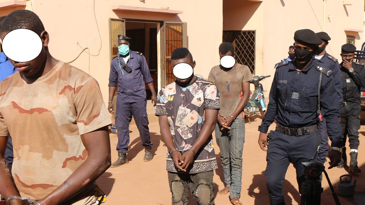 Un faux militaire voleur de moto arrêté à #Bamako avec ses complices #Mali