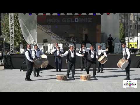 Bozkırın Tezenlerinden Davul Zurna Gösterisi. Bu ekip harika