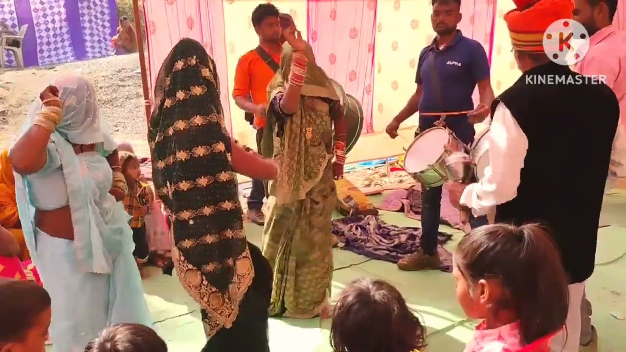 तीन भाभियों का सुपरहिट बघेली डांस