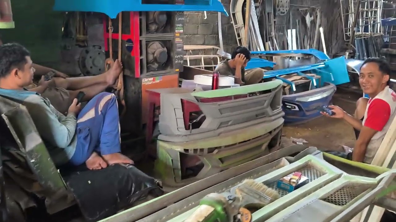 Lihat proses bemper truk jetbus 5 ke bengkel karoseri variasi truk sumber ekonomi malang . DVLV 1