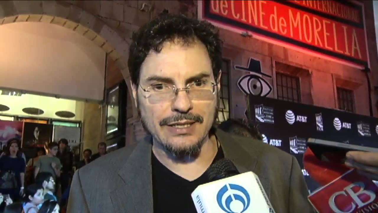 ENTREVISTA CON CARLOS CUARÓN apple