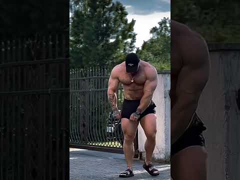 wow luv U #male #sexyguy #hung #musclehunk #sexy #hot #guy #man #shorts