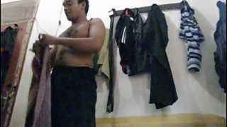 Main Sambil Pake Handuk.......