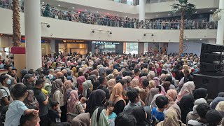 LIVE. LUAR BIASA. FANS RIZKY BILLAR DAN LESTI KEJORA PADATI ARENA MEET N GREET