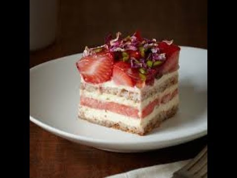 Strawberry Watermelon Cake | 딸기 수박 케이크 | 悉尼人氣 士多啤利 草莓西瓜蛋糕｜いちごスイカケーキ | ASMR video by :Flour n Flower:. 