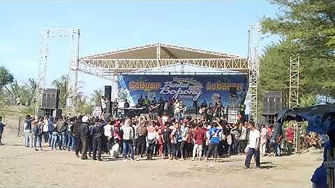 Harusnya aku . Uut selly. Live  pantai bopong