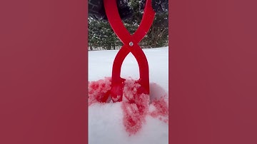 NOW this is how you make a PERFECT RED SNOWBALL! #shorts