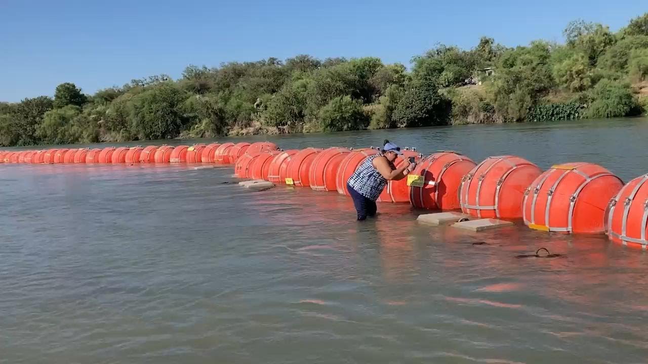 Judge weighs Texas river barrier to block migrants - YouTube