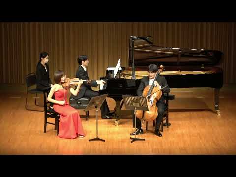 J.Turina : Piano Trio No.1 Op.35  Trio Espace