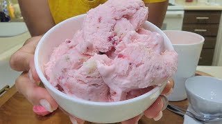 EASY STRAWBERRY BANANA ICE CREAM