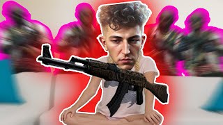 4 Zenci̇ Var Karşida Anani Ski̇yi̇m