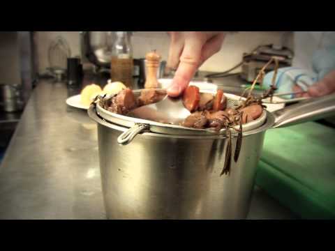 Video: Teľacie Mäso Dusené Na Víne