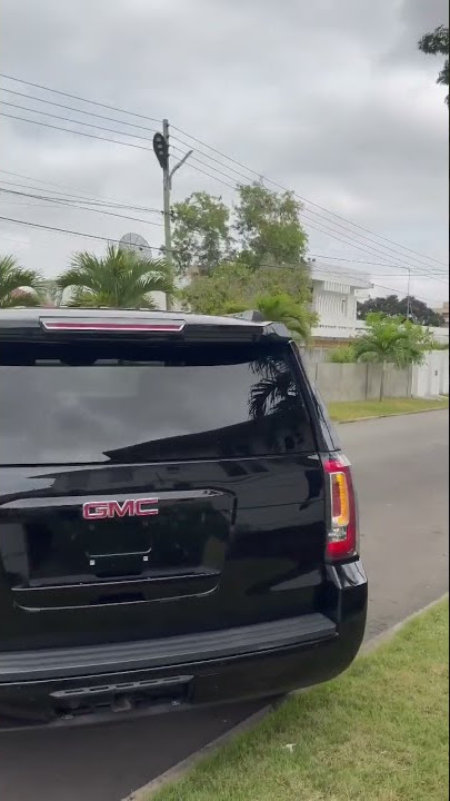 GMC YUKON 2017 ………