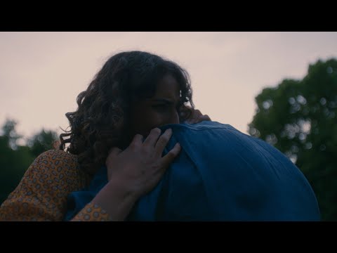 LÉON  -  And it Breaks My Heart (Official Video)