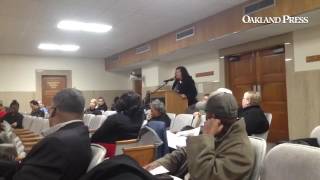 #Pontiac Mayor-elect Deirdre Waterman speaks to council about transition process.