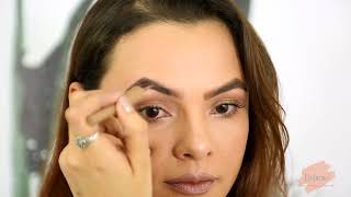 Step-by-Step: How to fill in the eyebrows with the Liquid Corrector