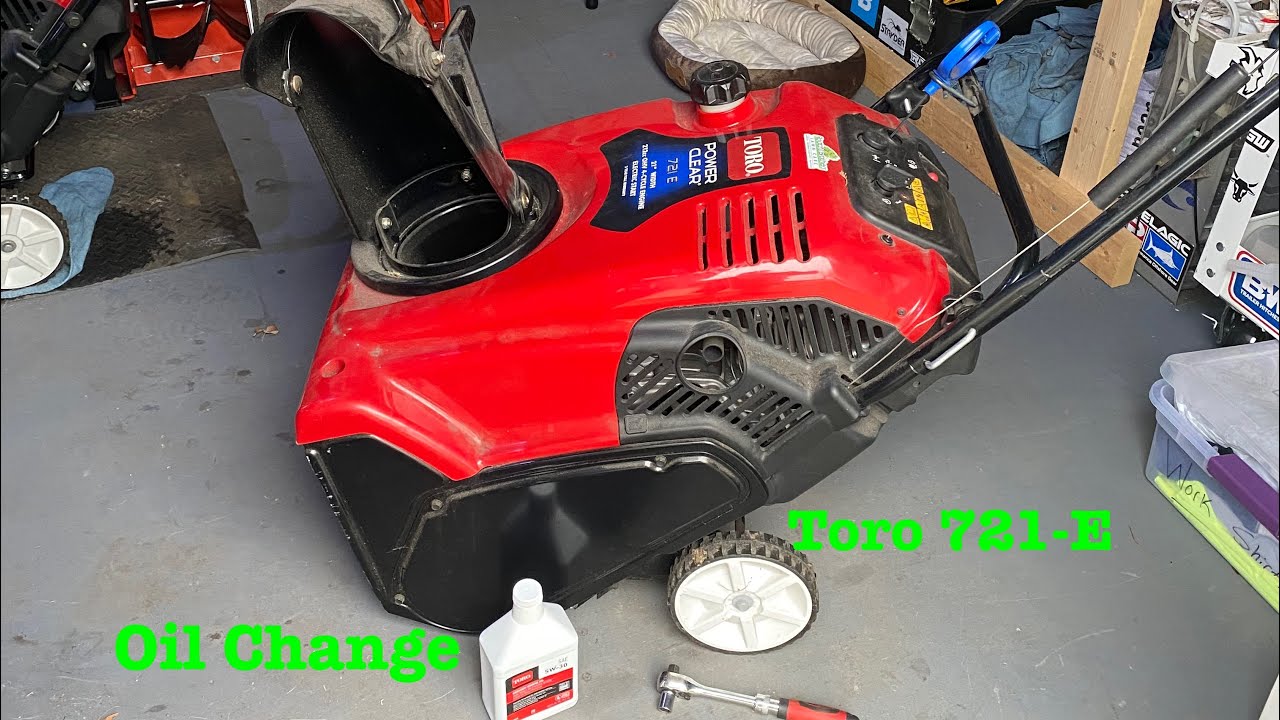 Toro 721 E Snow blower oil change - YouTube