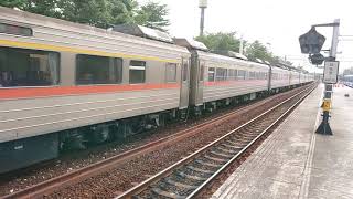3671次普快車知本站待避307次柴聯自強號交會308次柴聯自強號